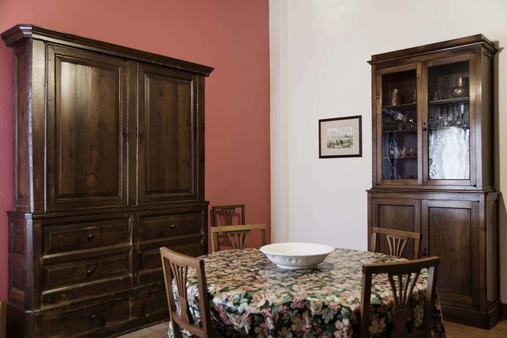 הוילה צ'רטו גואידי Tenuta Di Colle Alberti Agriturismo חדר תמונה