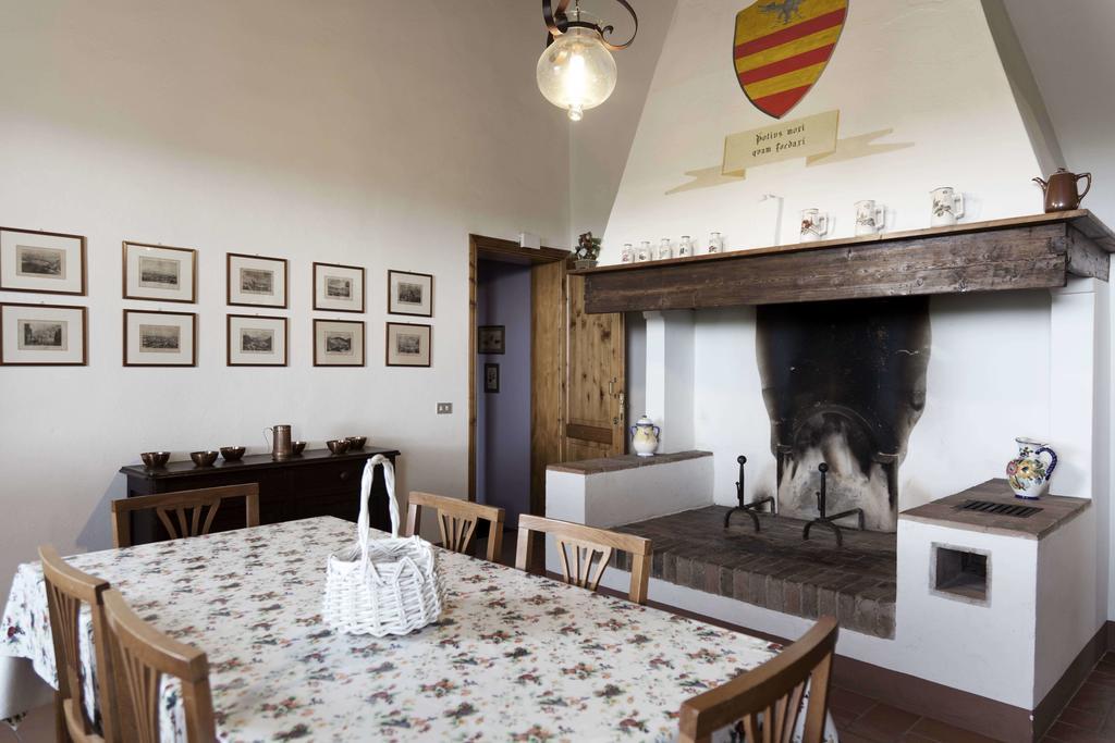 הוילה צ'רטו גואידי Tenuta Di Colle Alberti Agriturismo חדר תמונה