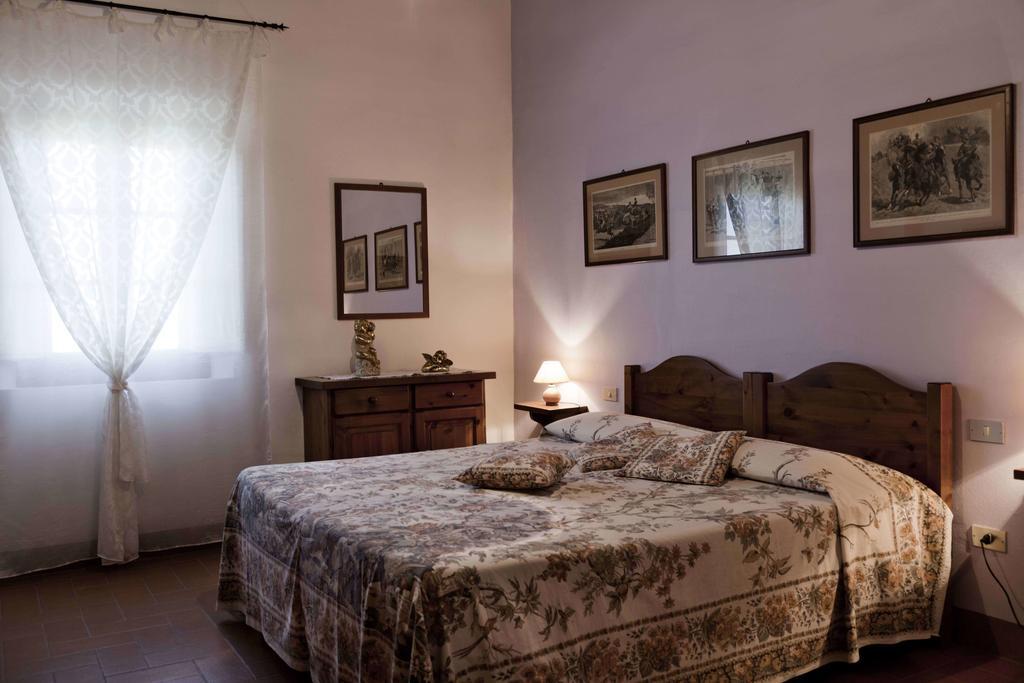 הוילה צ'רטו גואידי Tenuta Di Colle Alberti Agriturismo חדר תמונה