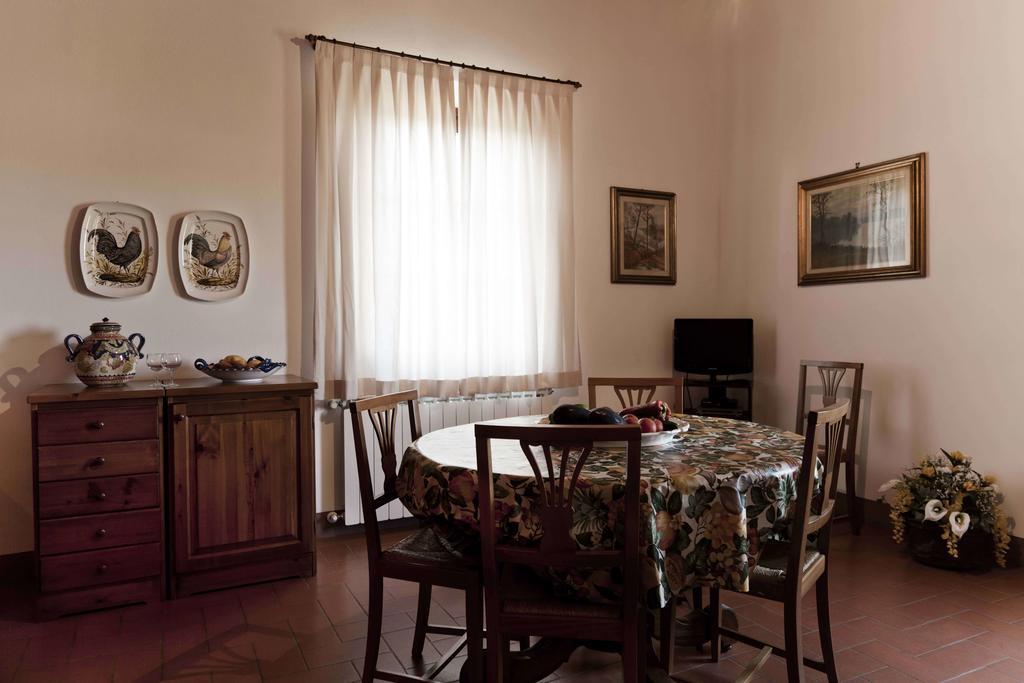 הוילה צ'רטו גואידי Tenuta Di Colle Alberti Agriturismo חדר תמונה
