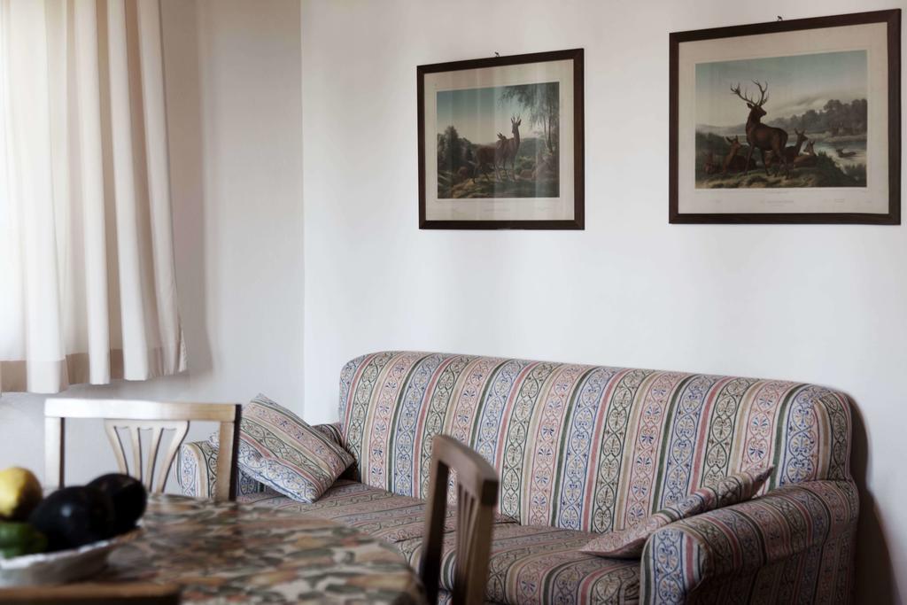הוילה צ'רטו גואידי Tenuta Di Colle Alberti Agriturismo חדר תמונה