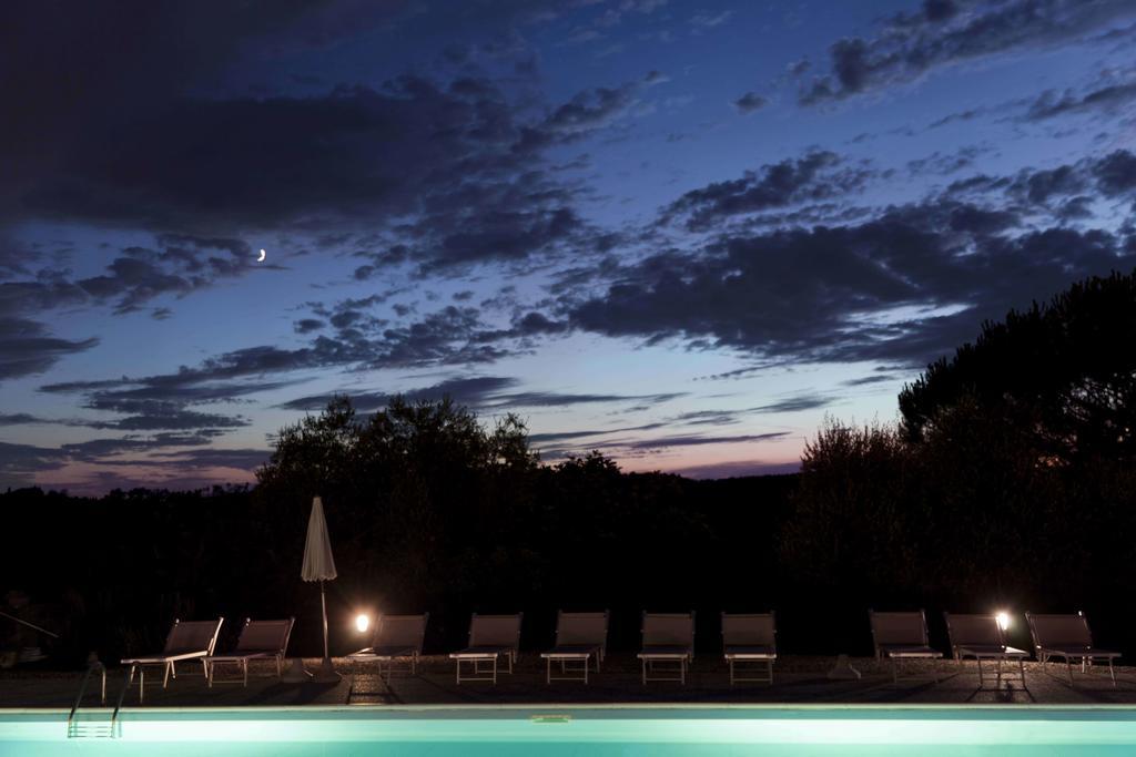 הוילה צ'רטו גואידי Tenuta Di Colle Alberti Agriturismo מראה חיצוני תמונה