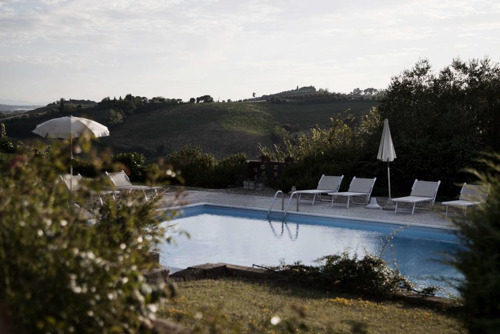 הוילה צ'רטו גואידי Tenuta Di Colle Alberti Agriturismo מראה חיצוני תמונה