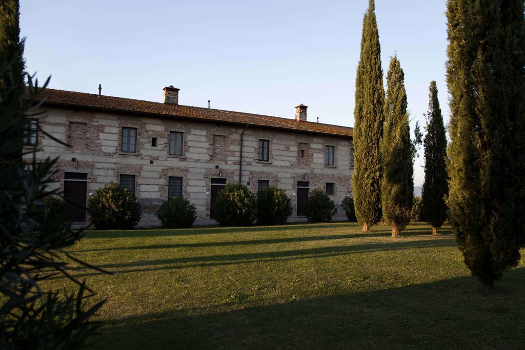 הוילה צ'רטו גואידי Tenuta Di Colle Alberti Agriturismo מראה חיצוני תמונה