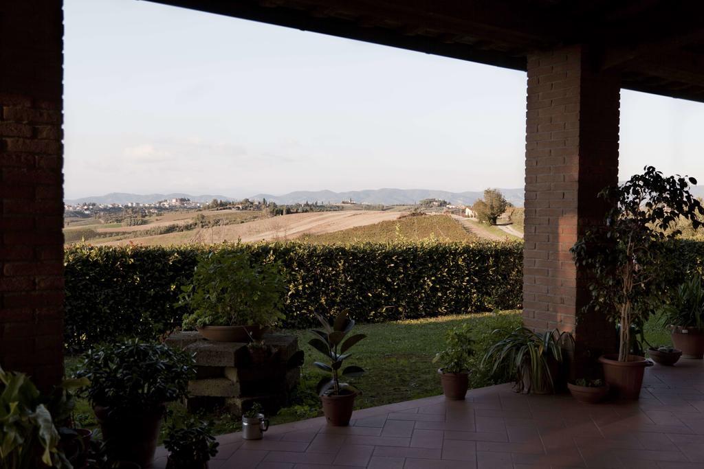 הוילה צ'רטו גואידי Tenuta Di Colle Alberti Agriturismo מראה חיצוני תמונה