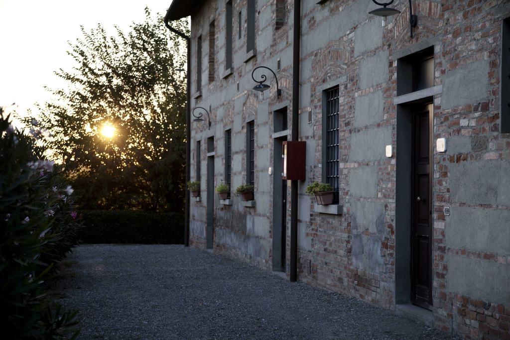 הוילה צ'רטו גואידי Tenuta Di Colle Alberti Agriturismo מראה חיצוני תמונה