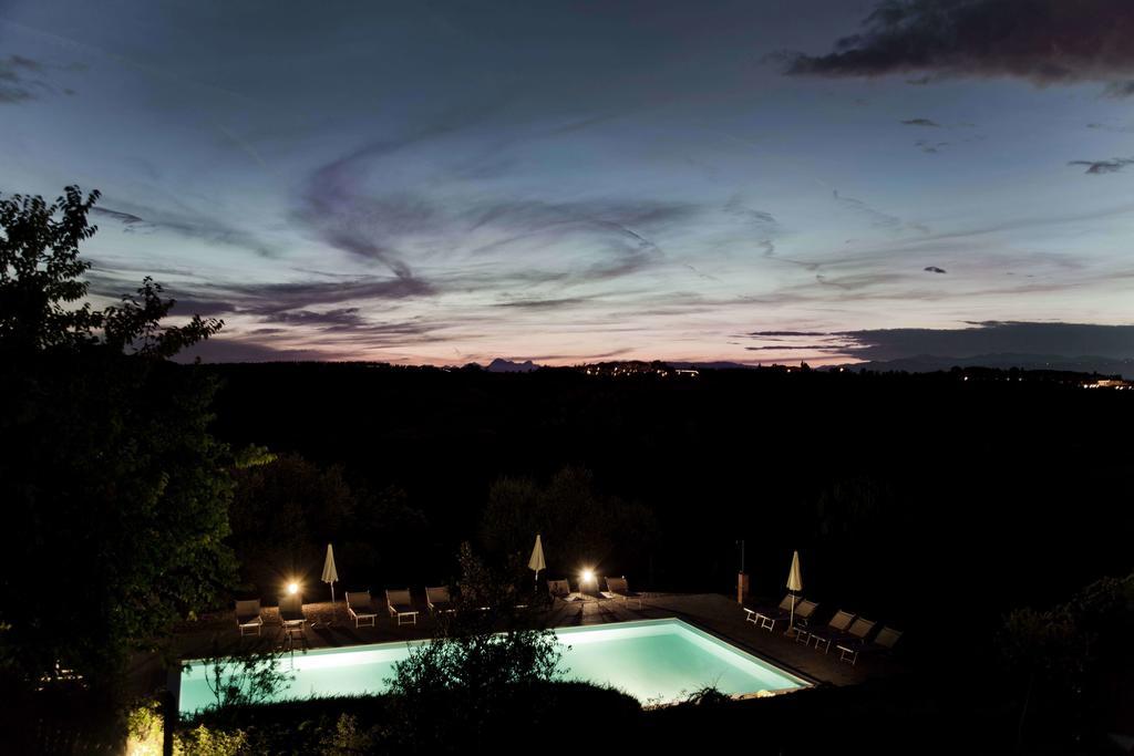הוילה צ'רטו גואידי Tenuta Di Colle Alberti Agriturismo מראה חיצוני תמונה