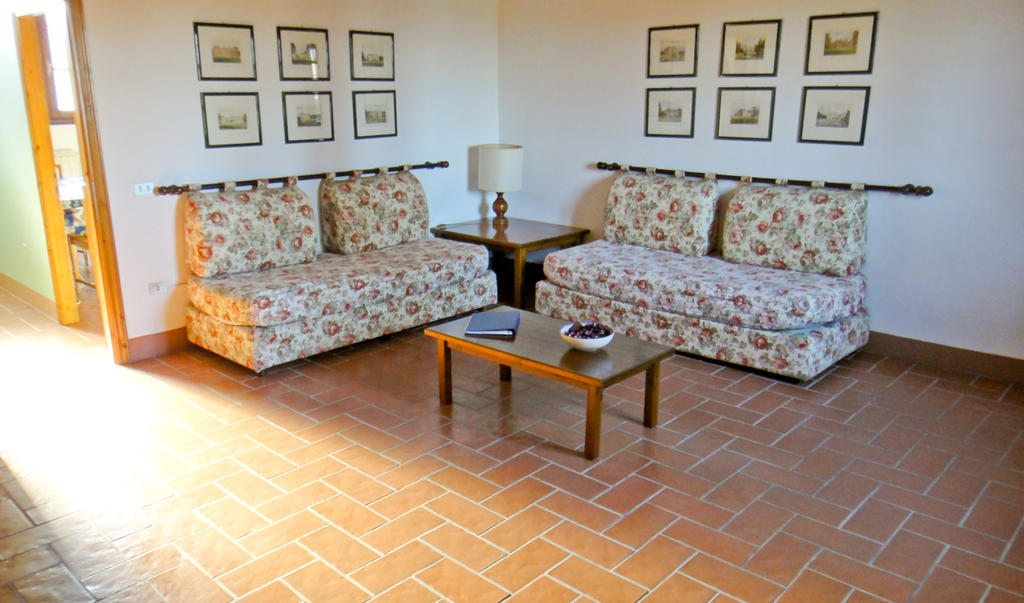 הוילה צ'רטו גואידי Tenuta Di Colle Alberti Agriturismo חדר תמונה