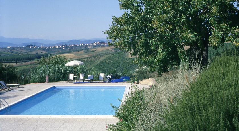 הוילה צ'רטו גואידי Tenuta Di Colle Alberti Agriturismo מראה חיצוני תמונה