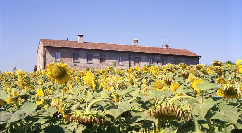 הוילה צ'רטו גואידי Tenuta Di Colle Alberti Agriturismo מראה חיצוני תמונה