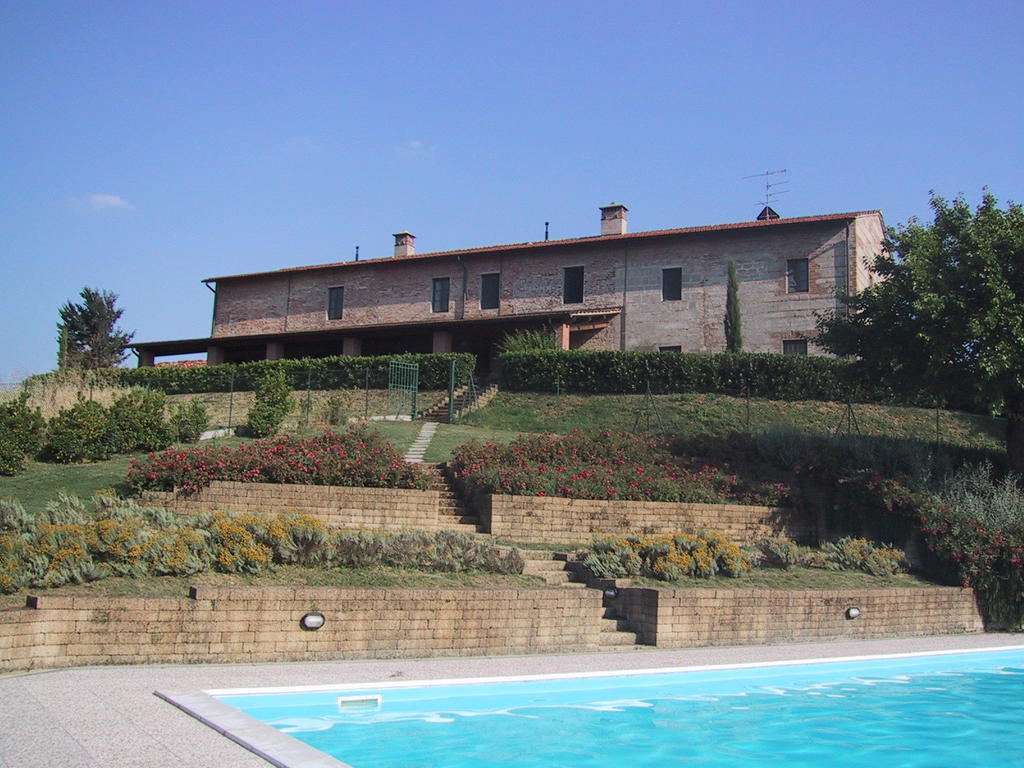 הוילה צ'רטו גואידי Tenuta Di Colle Alberti Agriturismo מראה חיצוני תמונה